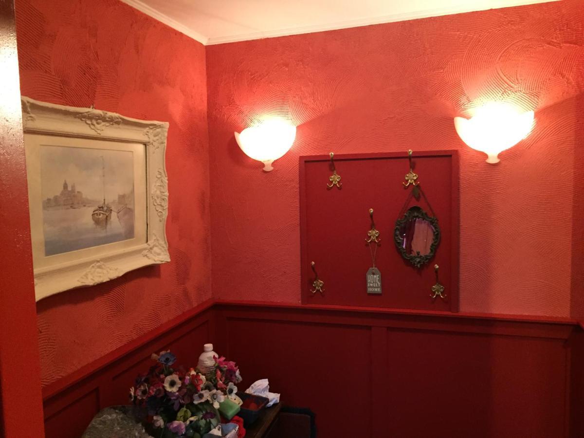 B&B Bij De Boomgaard Tricht Bagian luar foto