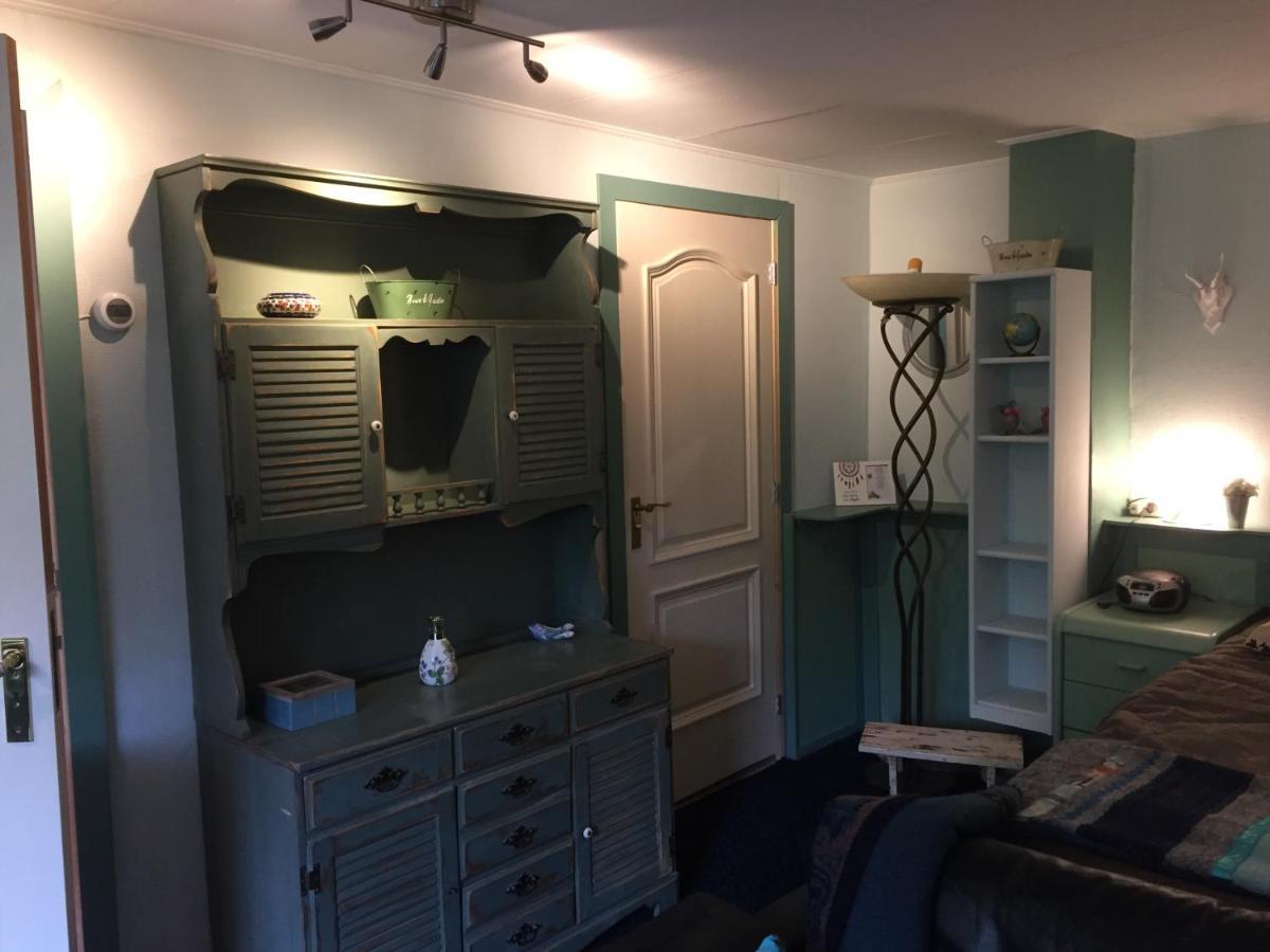 B&B Bij De Boomgaard Tricht Bagian luar foto